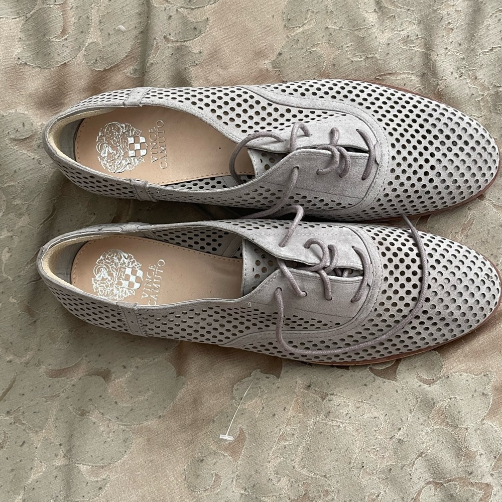 NWOB Grey Vince Camuto Lace ups sz 11